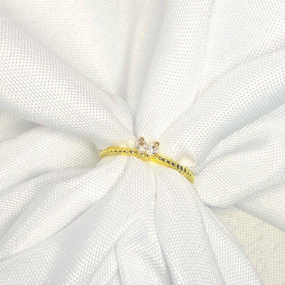 Dainty heart ring